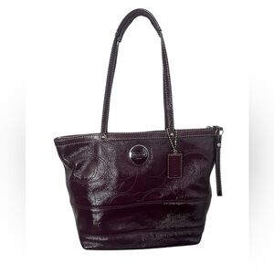 VINTAGE COACH BURGUNDY PURPLE PATENT LEATHER EMBOSSED LOGO‎ TOTE SHOULDER BAG
